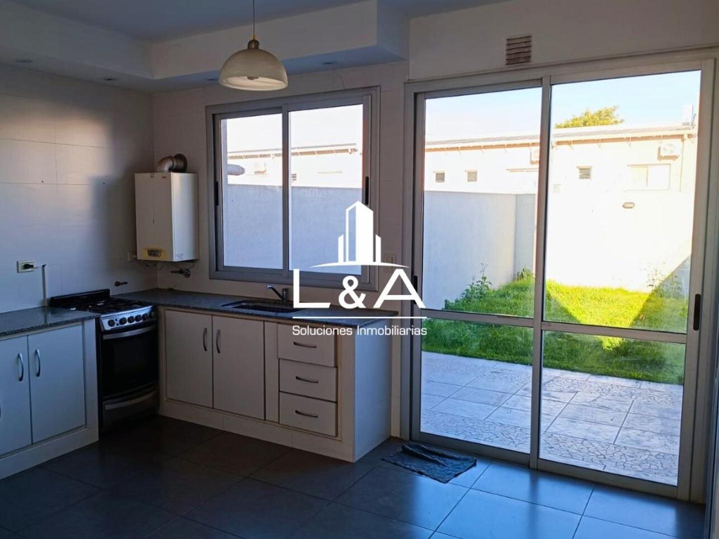 EN VENTA DÚPLEX 2 DORMITORIOS B° GRAND BOURG