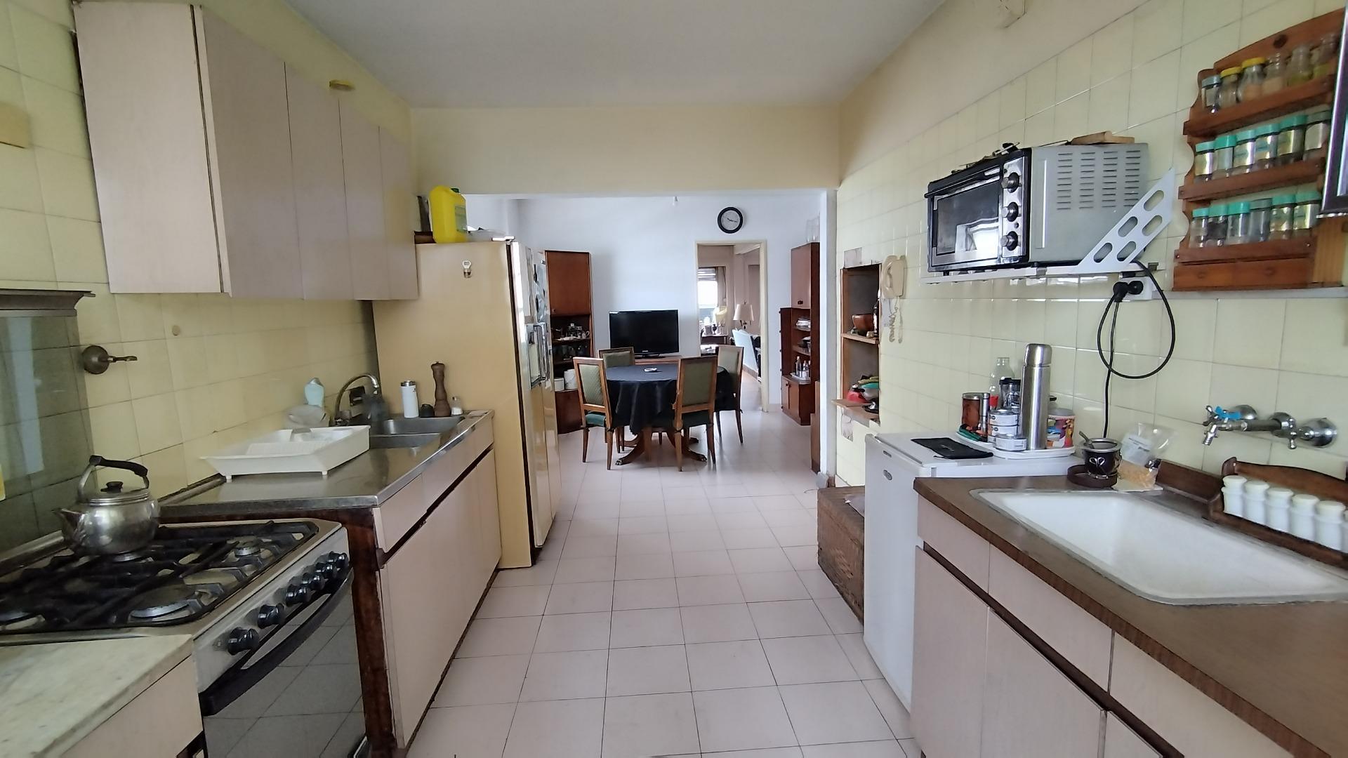 Departamento 6 ambientes con 4 baños