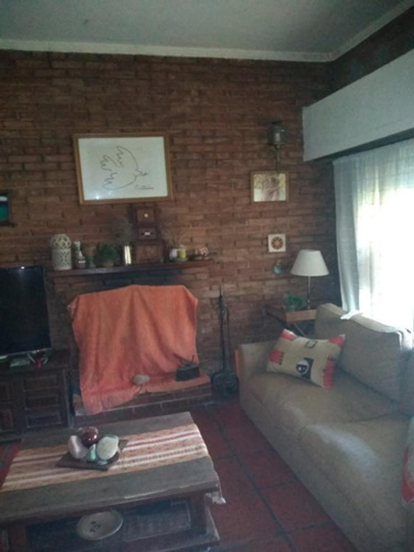 Casa 5 ambientes con 4 baños