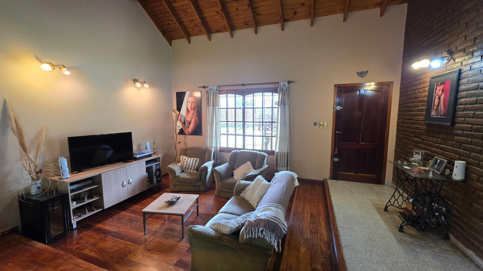 Casa en Venta en Quilmes, USD 195.000