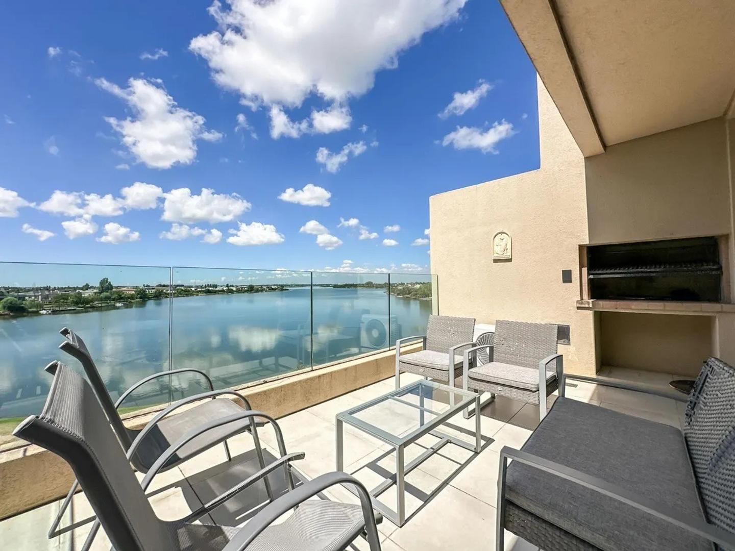 Casa 3 ambientes con 2 baños