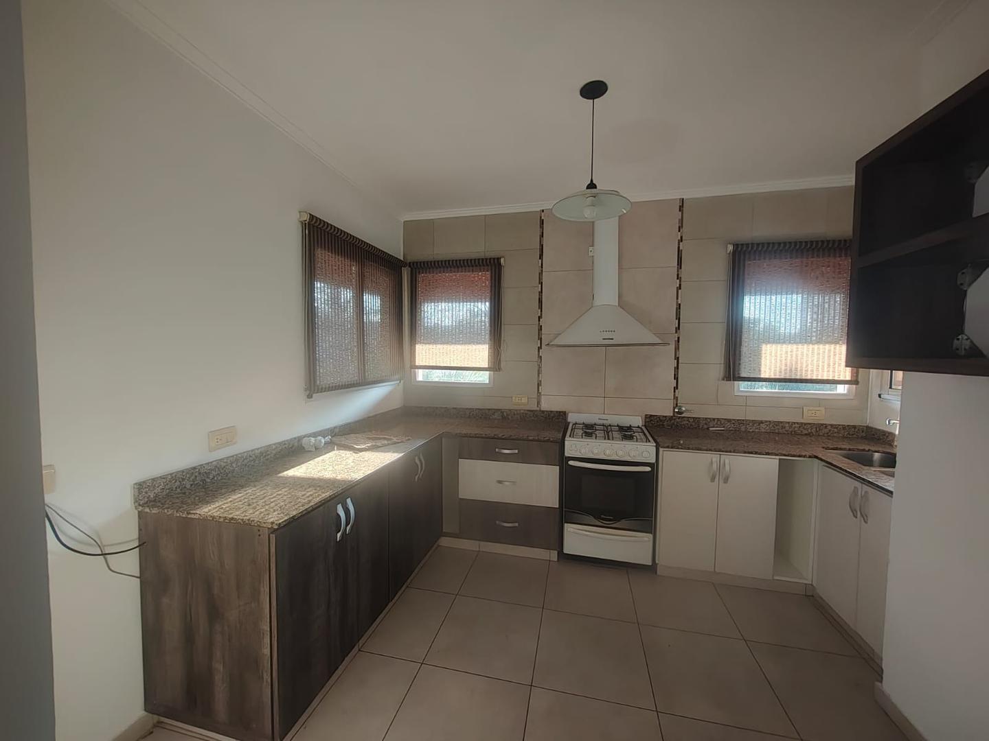 Casa en Alquiler de 3 dormitorios