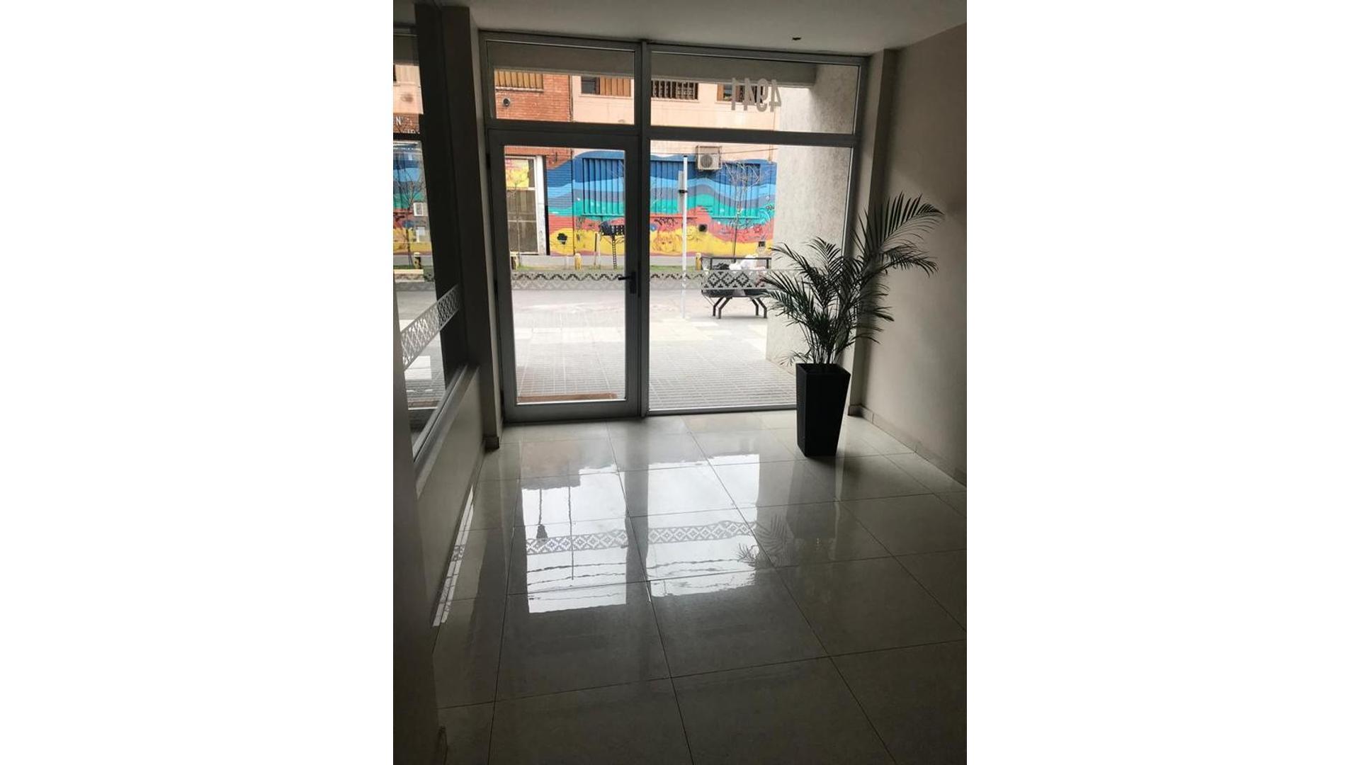 Edificio Comercial - Caseros