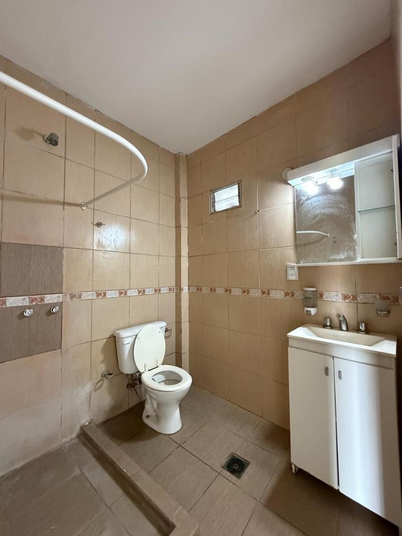 Casa en Alquiler con 1 cochera