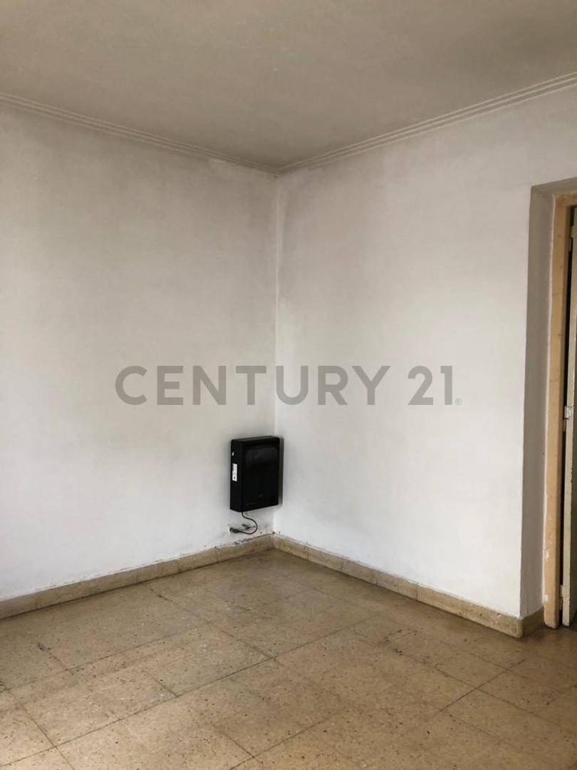 9 entre 63 y 64 1500, Piso 0