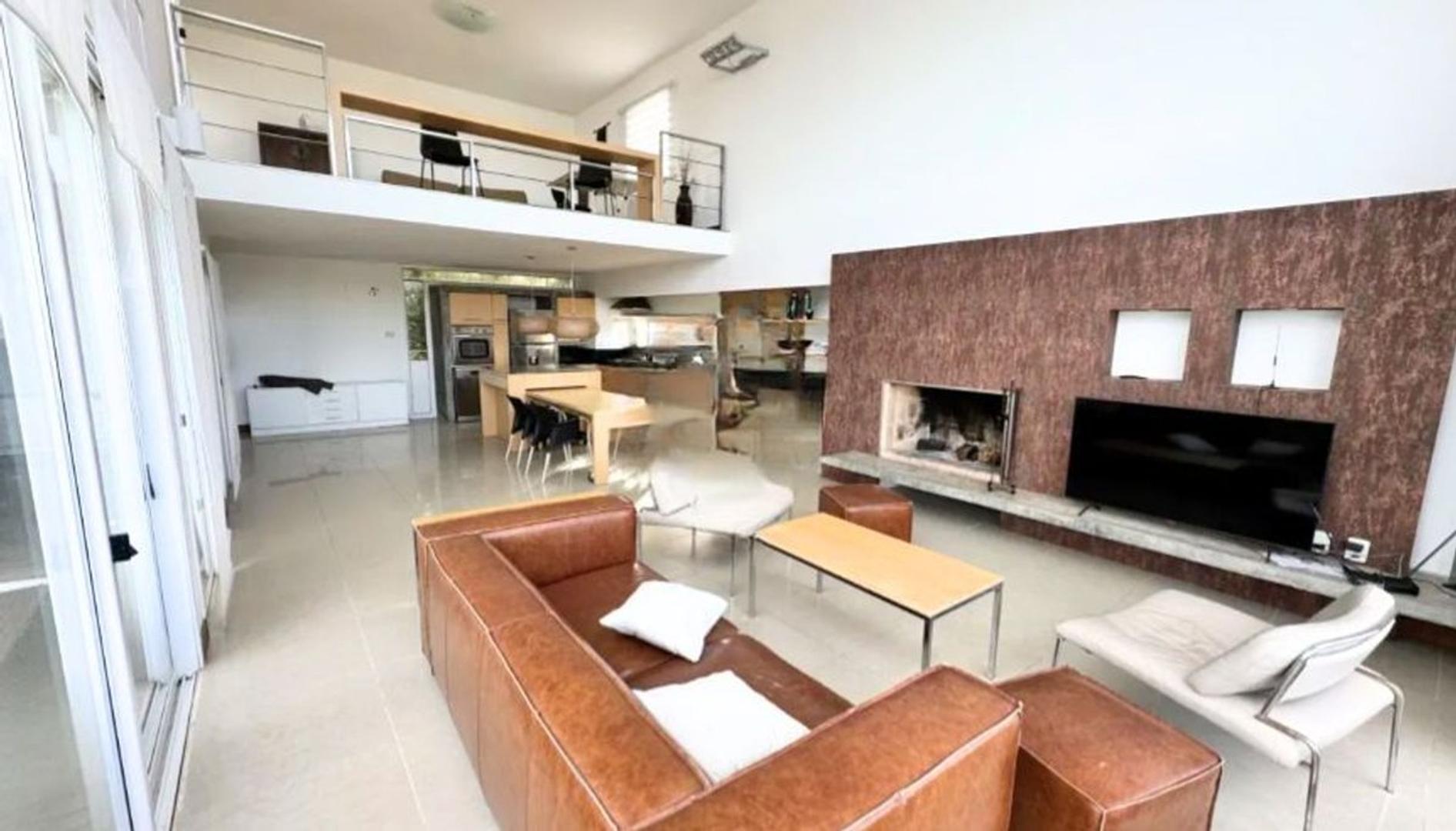 Casa en Venta en La Pedrera, USD 890.000