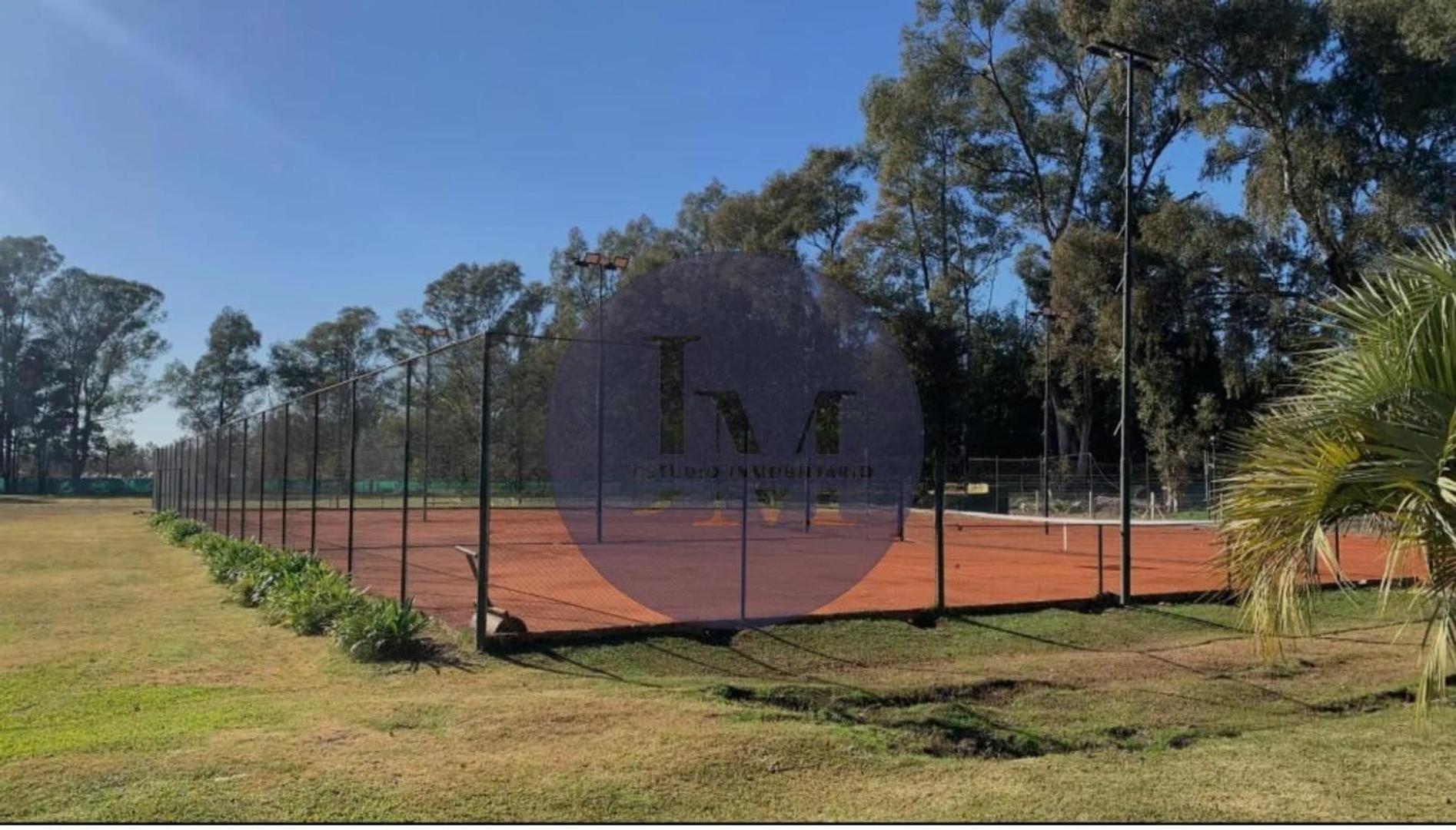 Casa en Venta con 6 cocheras