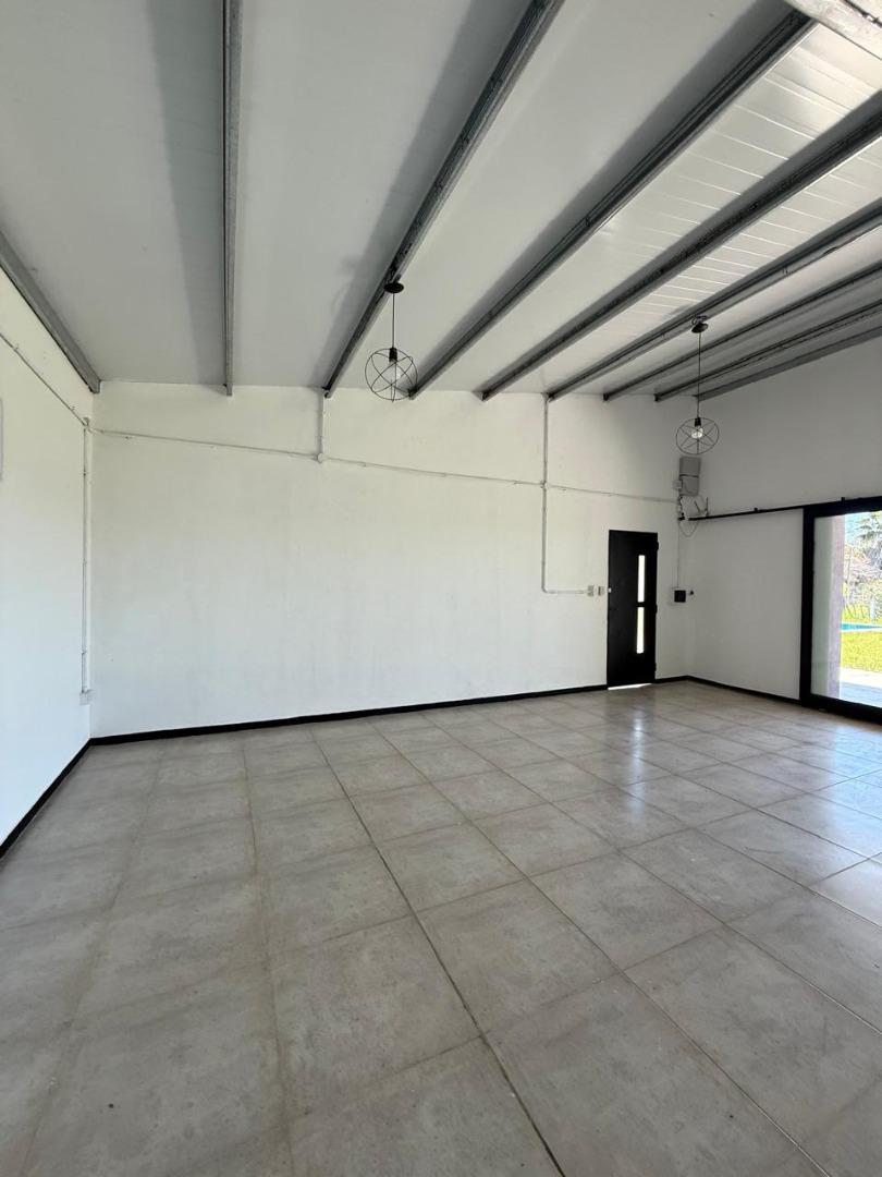 Casa 3 ambientes con 2 baños