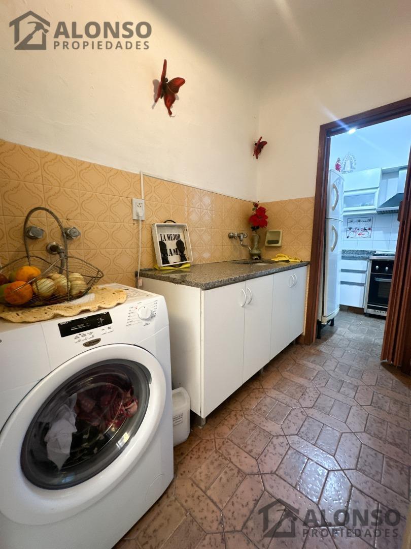 Depto Tipo Casa en Venta con 1 cocheras