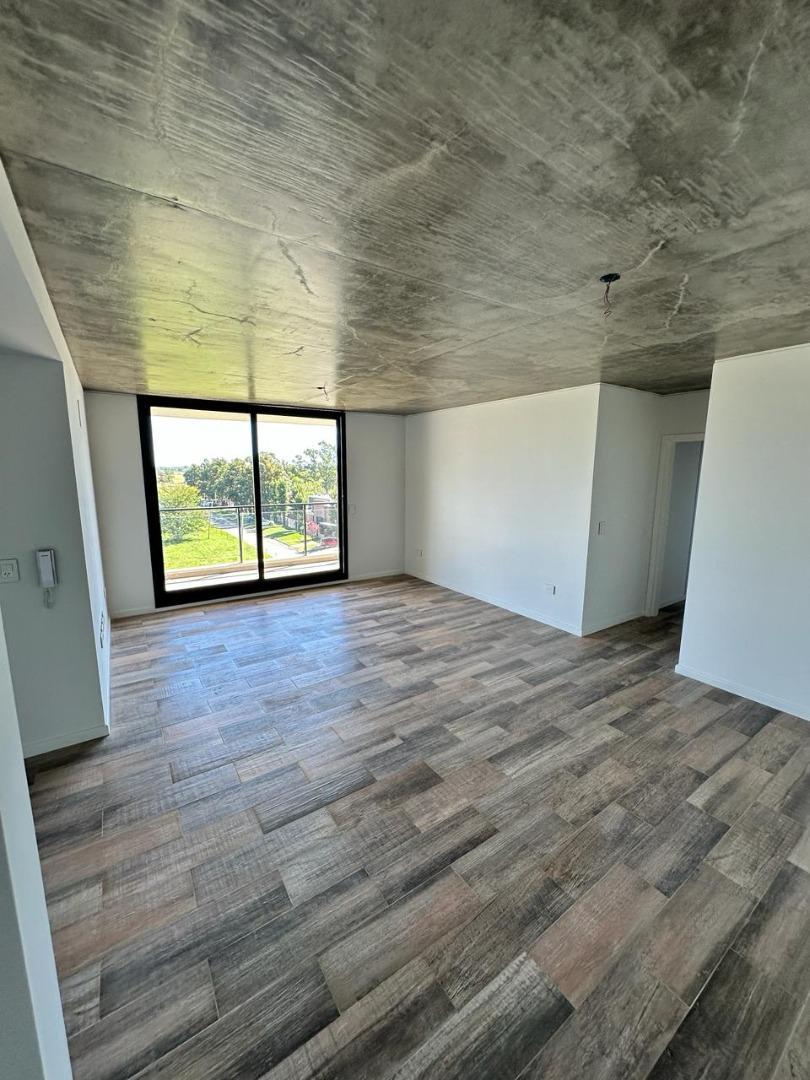 Departamento 3 dormitorios con 2 cocheras - Fisherton