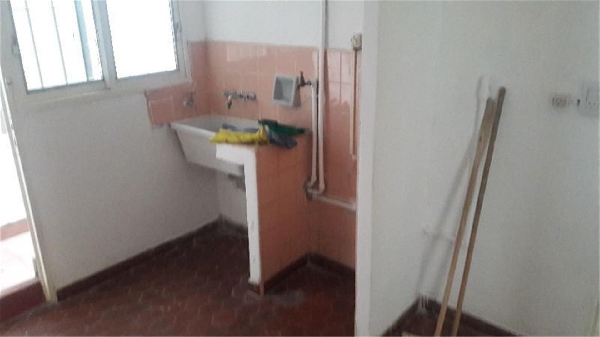 SAN ANDRÉS  CASA 4 AMB. S/LOTE PROPIO. PATIO C/JARDÍN- TZA.