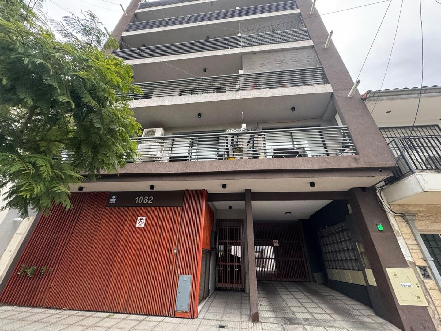VENTA DEPARTAMENTO 2 AMBIENTES MORON 62MTS COCHERA