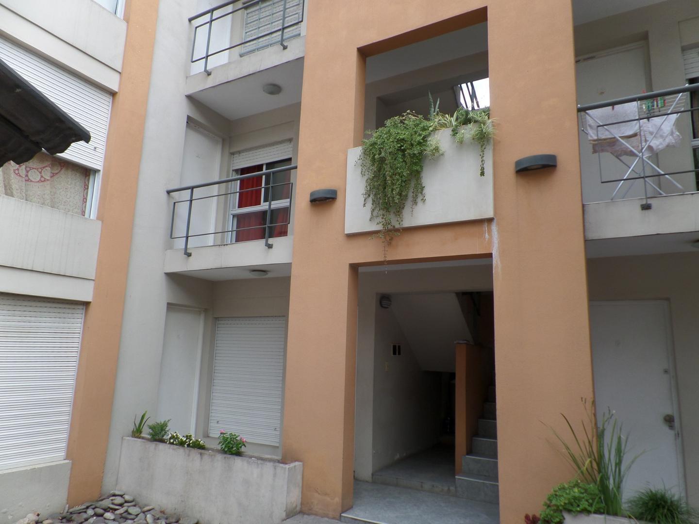 IMPECABLE MONOAMBIENTE MORON. APTO CREDITO