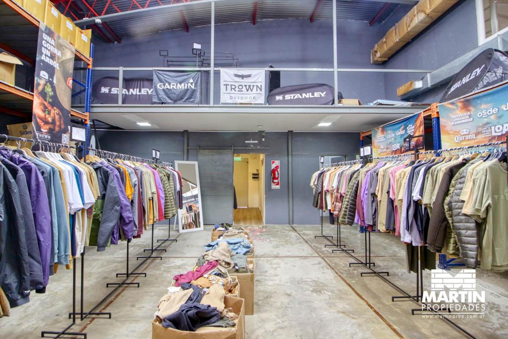 Depósito Galpón en alquiler en Martínez Lote 320 y sup. cubierta 450 m2. Zona Telefe.