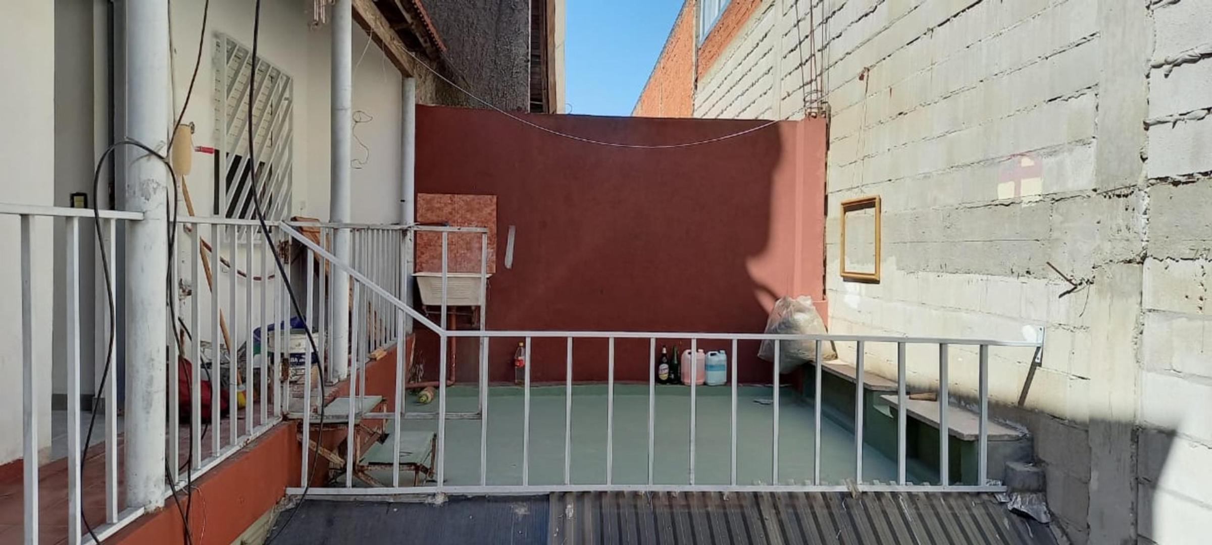 Sarandí 4300, Piso 1