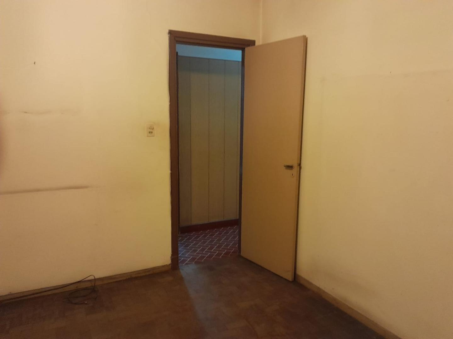 Depto Tipo Casa en Venta en Moron Sur, USD 61.900