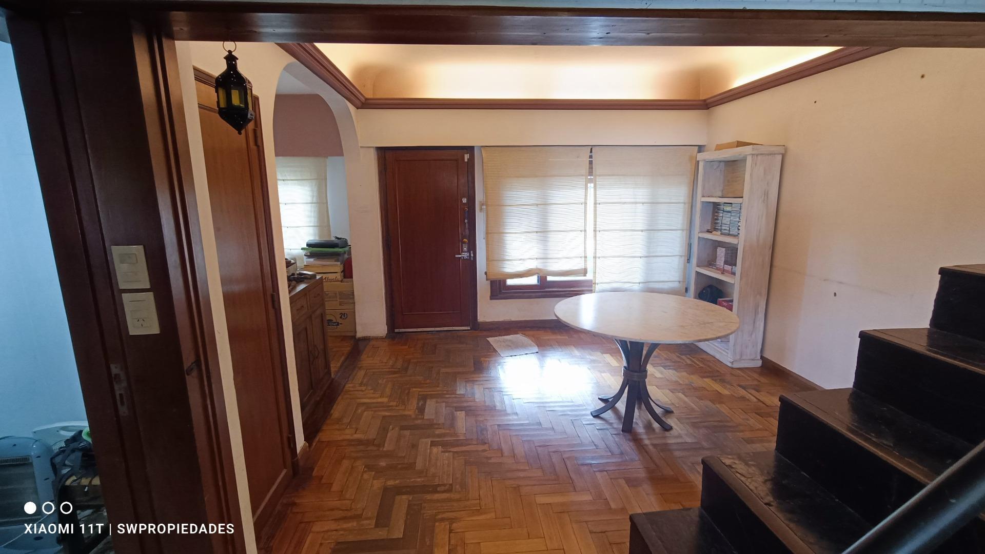 Casa en Venta con 3 cocheras