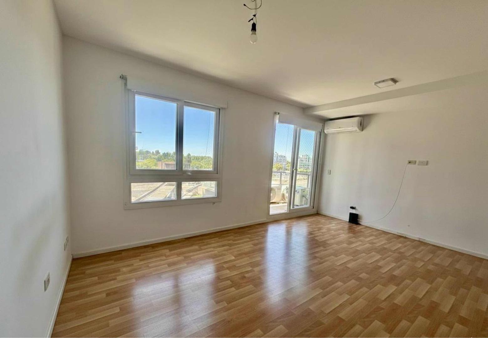 Avenida Del Puerto 600