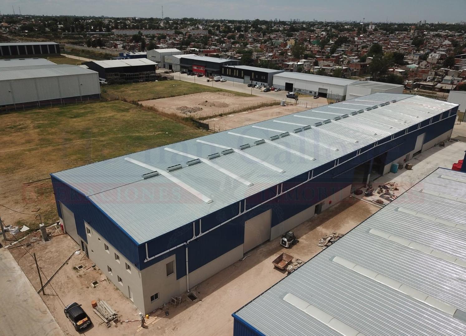 NAVE DE 2800 M² A ESTRENAR EN ALQUILER EN EBAPI