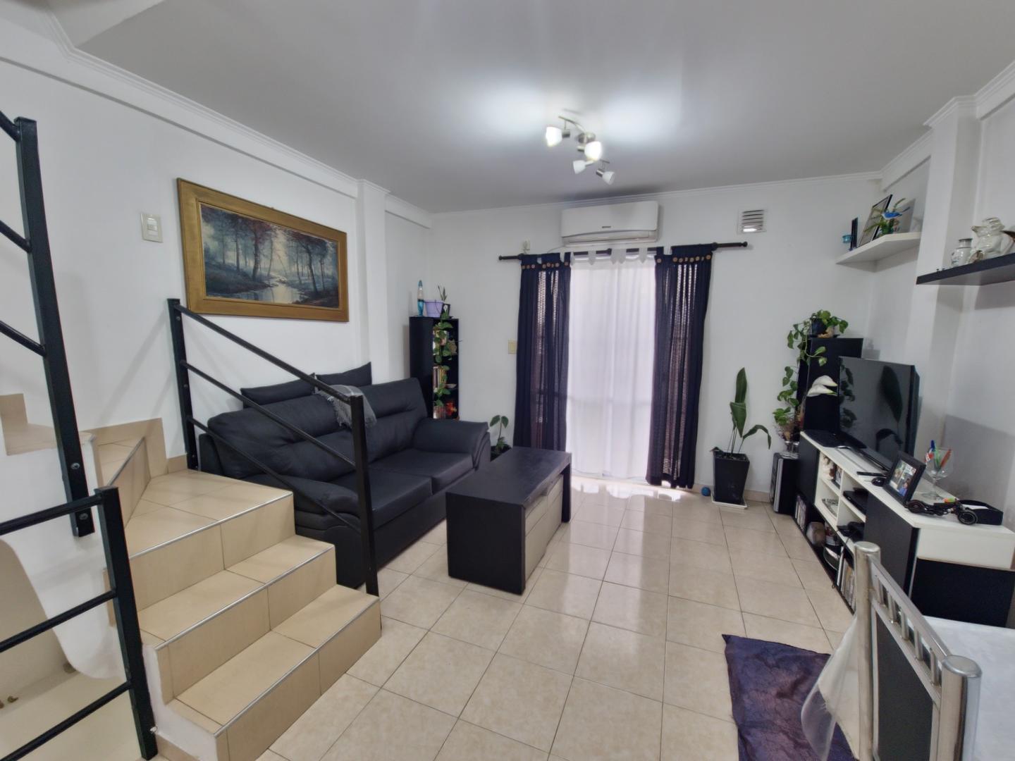 Depto Tipo Casa en Venta de 2 dormitorios