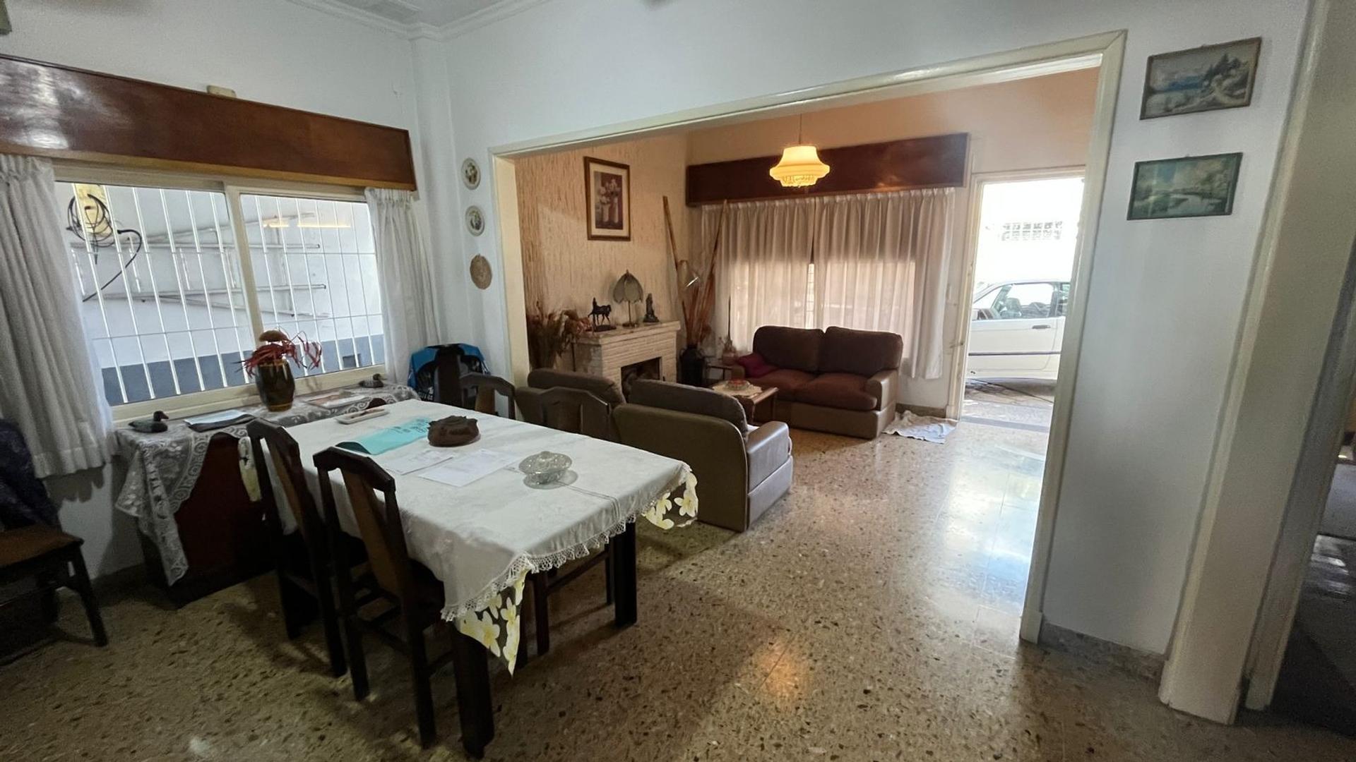 Casa en Venta - 6 ambientes