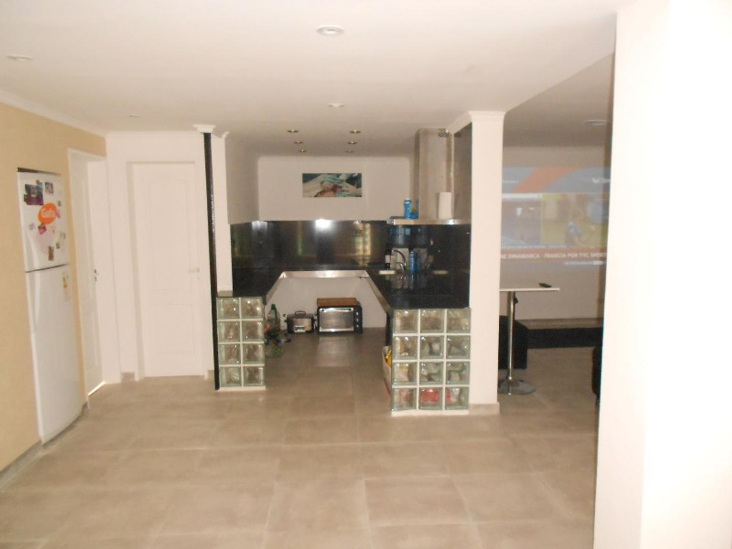 Casa 4 ambientes con 4 baños