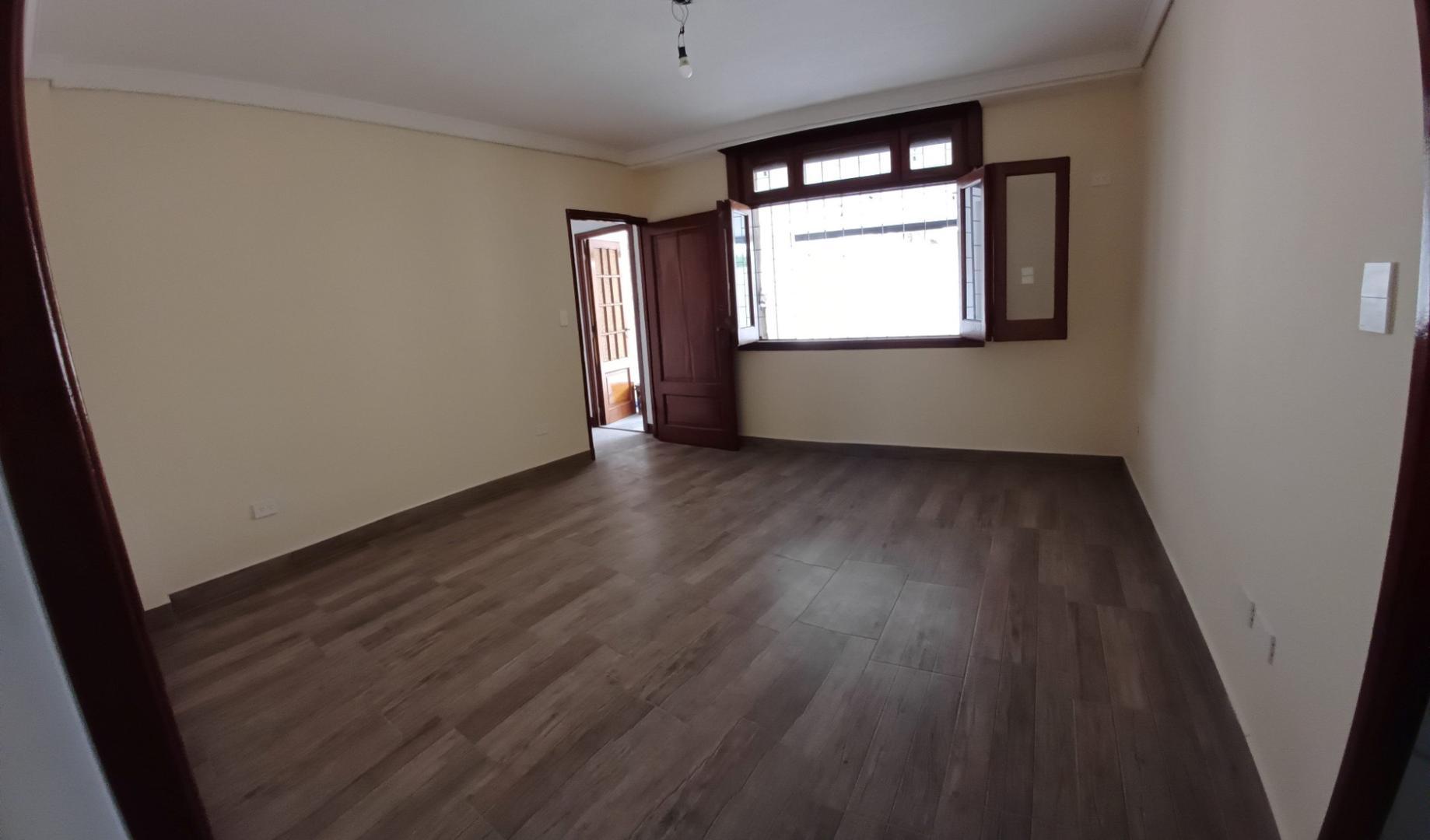 Departamento tipo Casa, 3 amb, piso único, Mataderos