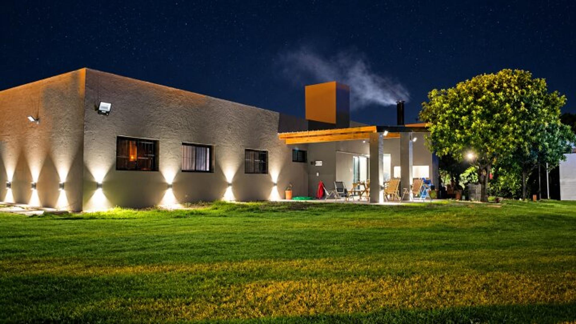 Casa en Venta Villa Amelia. 3 dormitorios Piscina. Parque (apta permanente/fin de semana). Nuev...