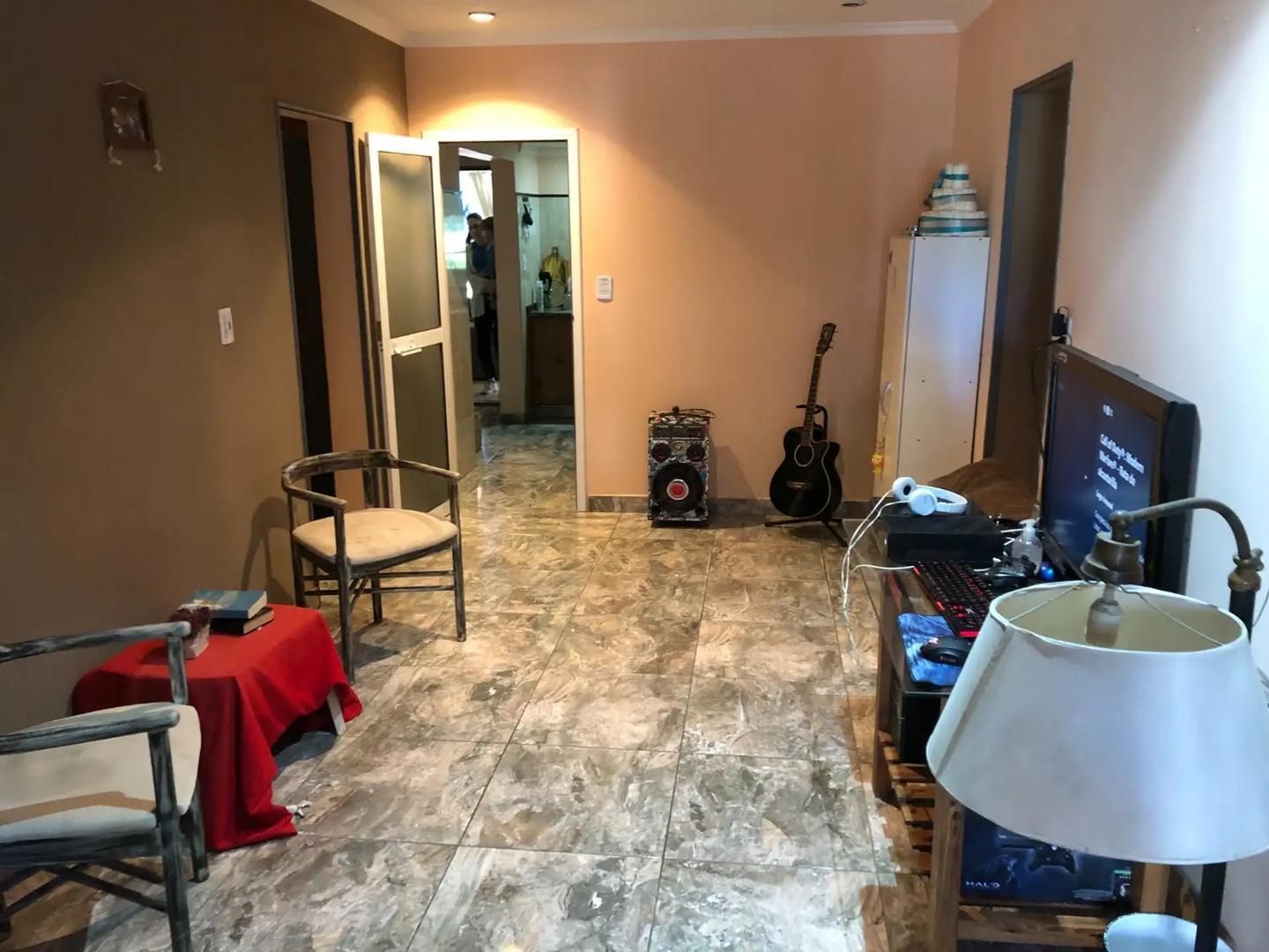 PROPIEDAD EN VENTA CON DOS VIVIENDAS – IDEAL DOS FAMILIAS O