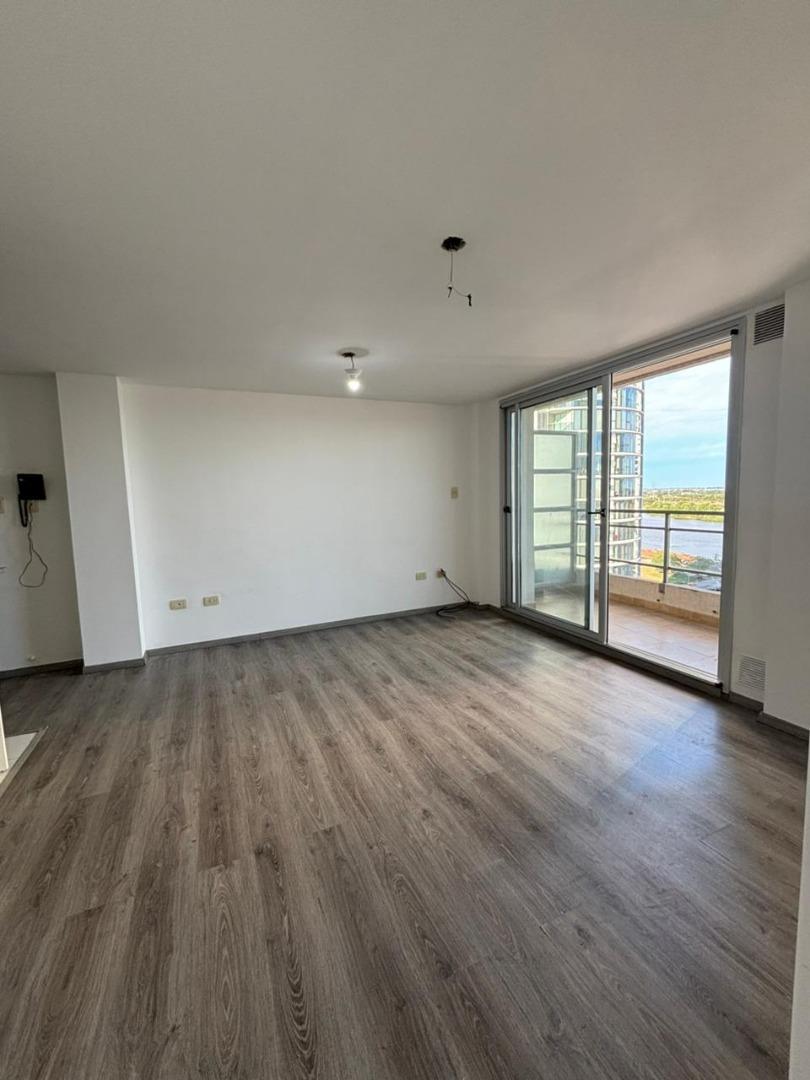 1º De Enero 100, Piso 11