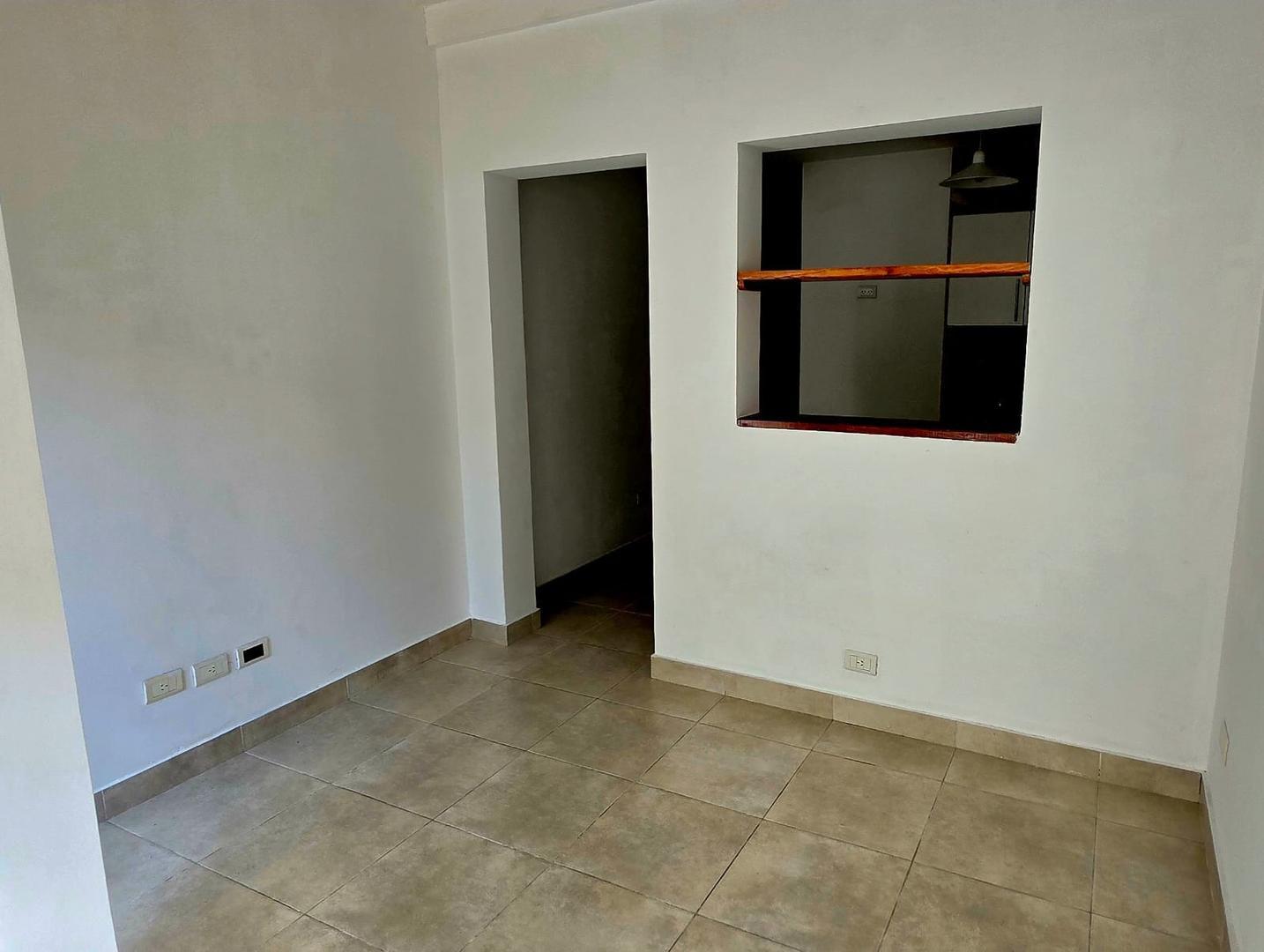 Departamento en Alquiler en Munro, $ 700.000