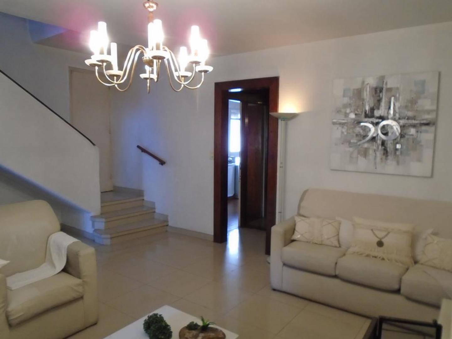 Casa 4 ambientes con 3 baños