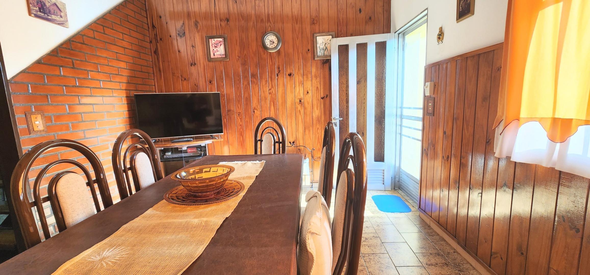 Depto Tipo Casa 4 ambientes con 2 baños