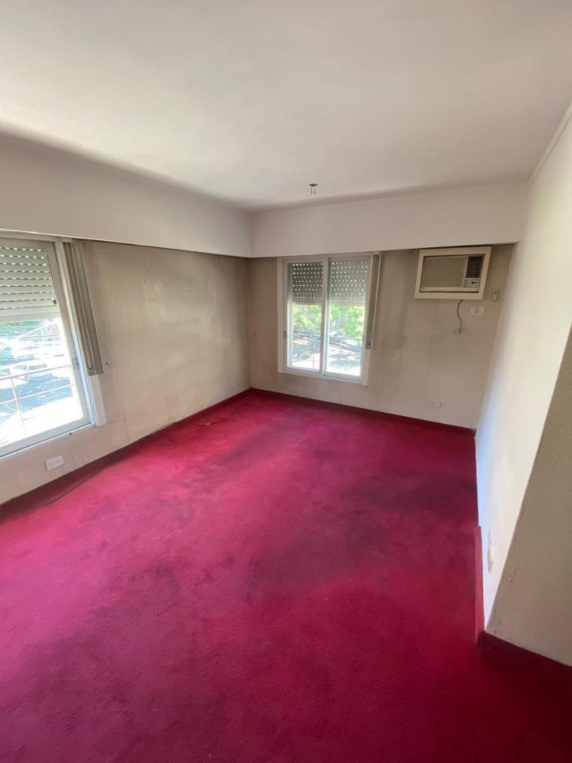 Zeballos 2300, Piso 2