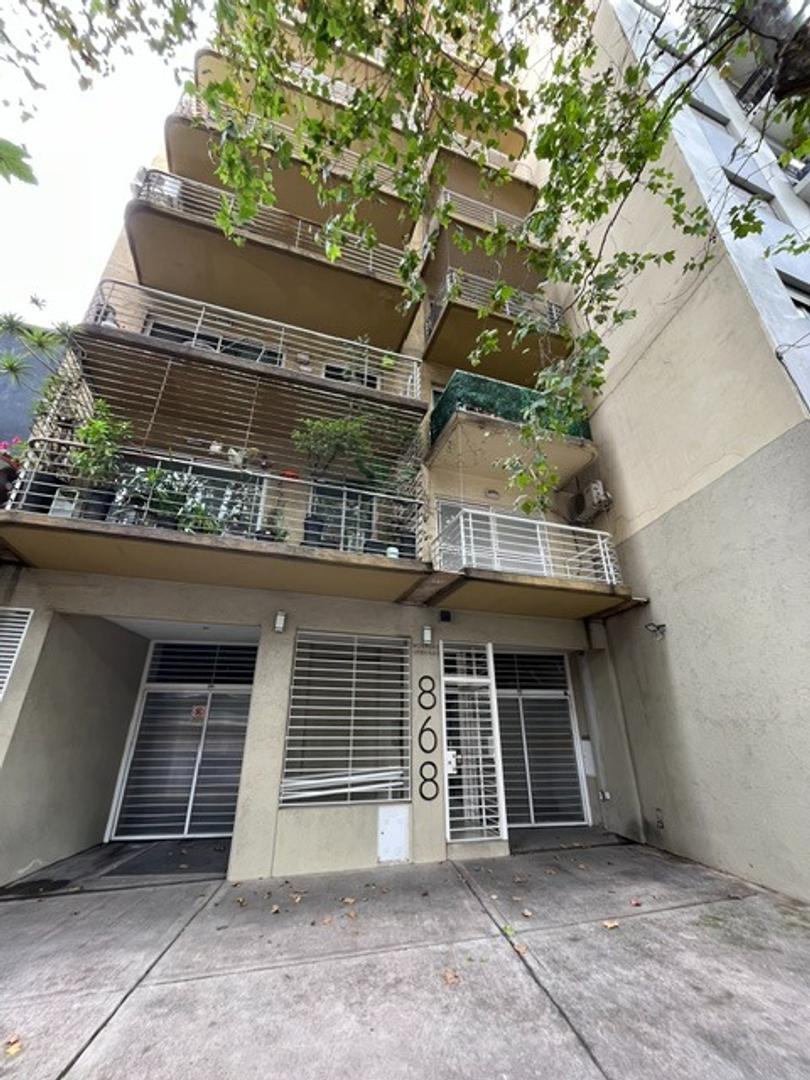 VENTA DE 2 AMB. AL FRENTE. MUY LUMINOSO. APTO PROFESIONAL