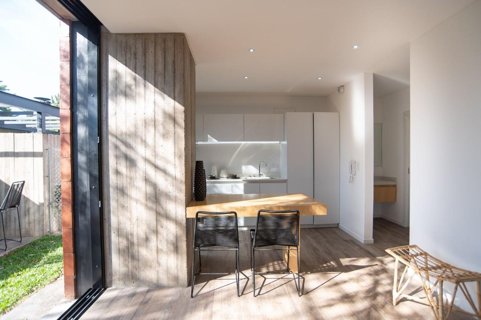 Casa 2 ambientes con 1 baño