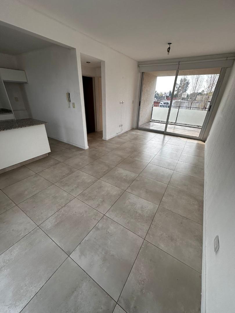 Casa 2 ambientes con 1 baño