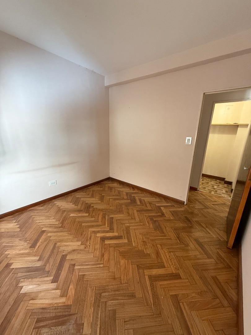 Departamento 2 ambientes con patio