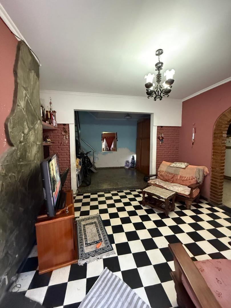 O Higgins 977 , Piso PB