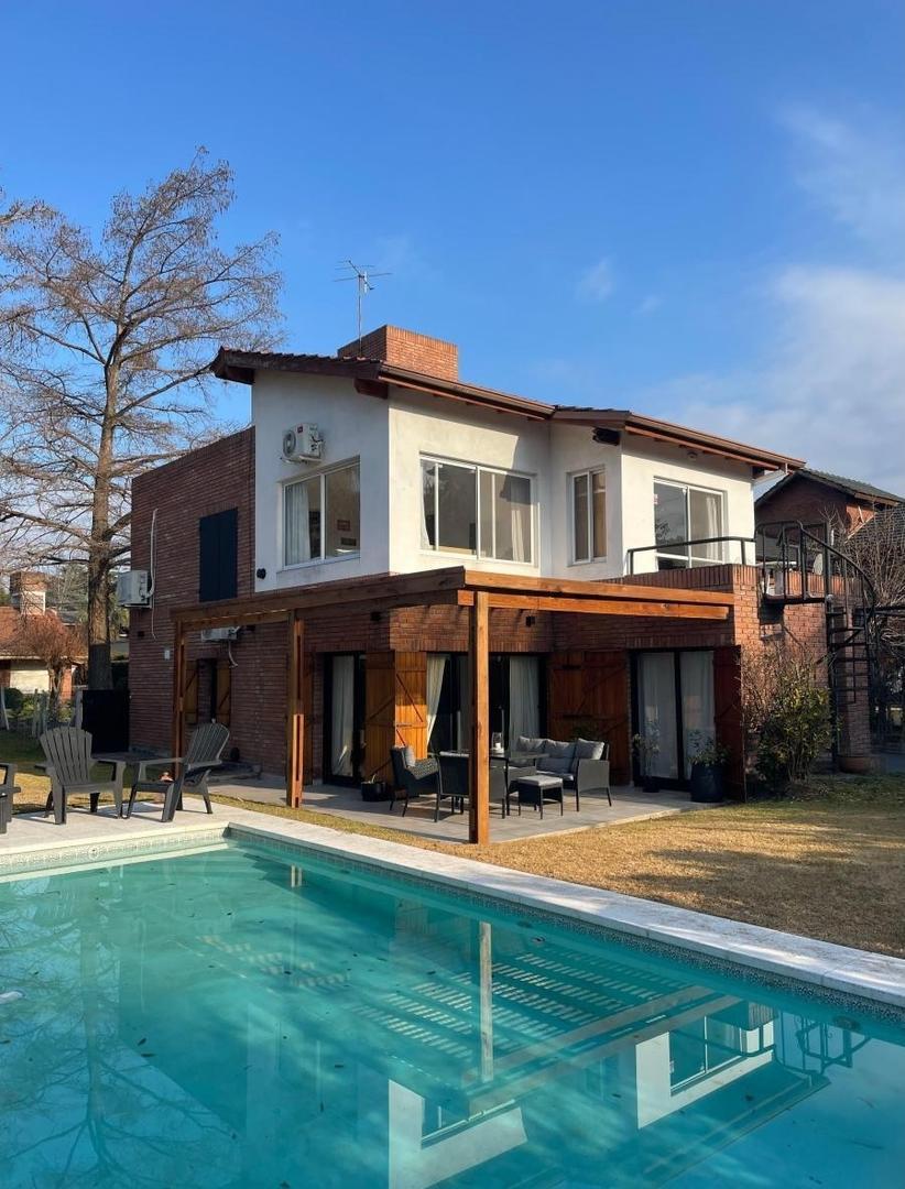 Casa en Alquiler de 4 dormitorios