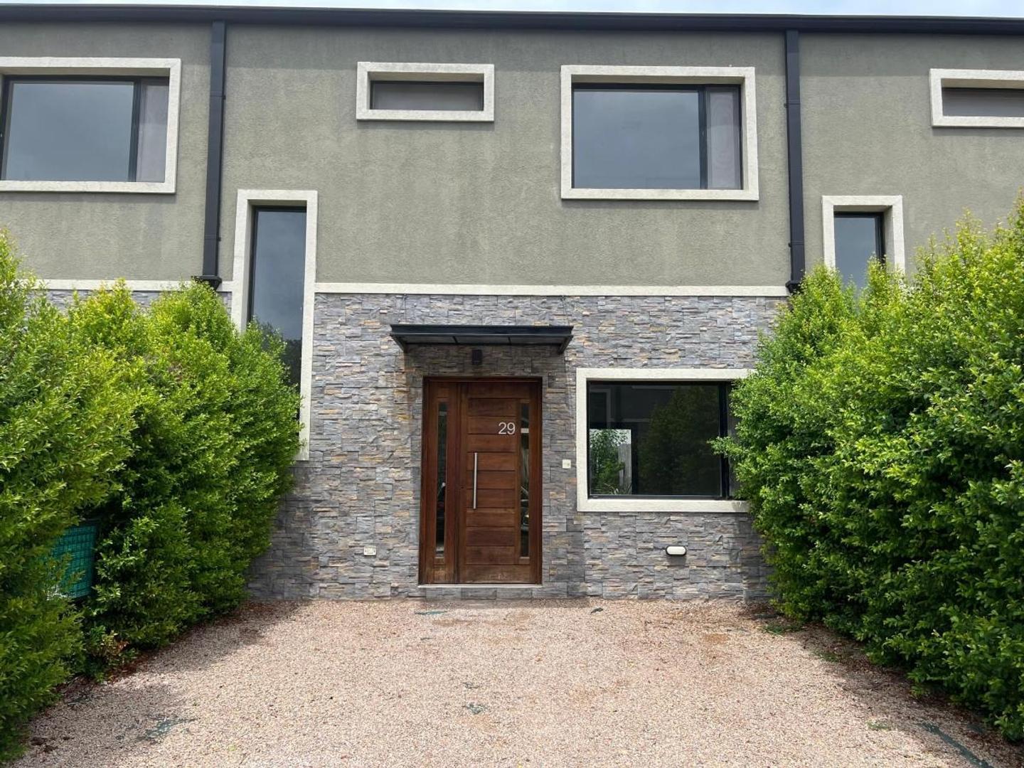 Departamento 3 ambientes, Cañada Village