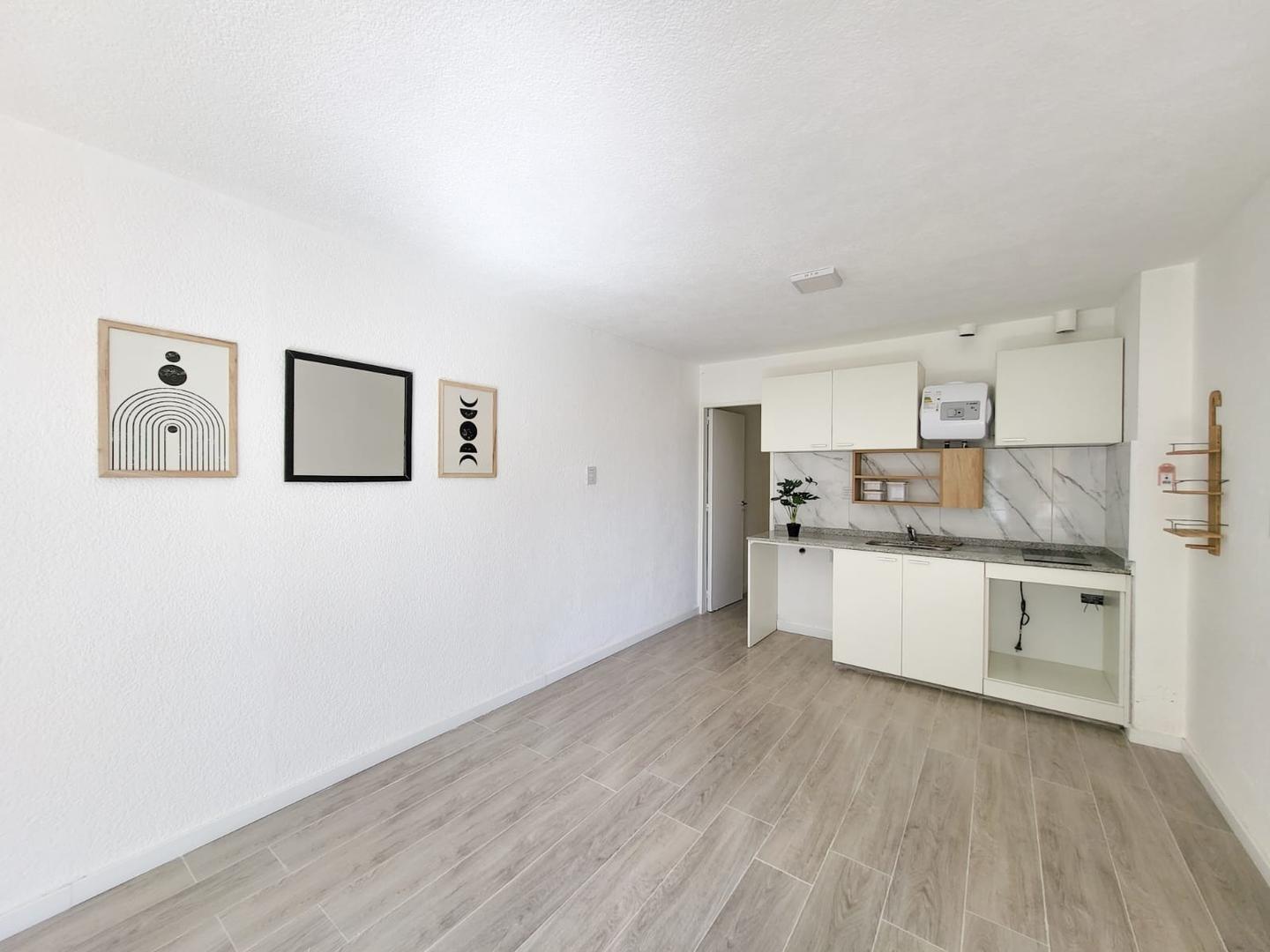 Baquero Lascano 3000, Piso 1