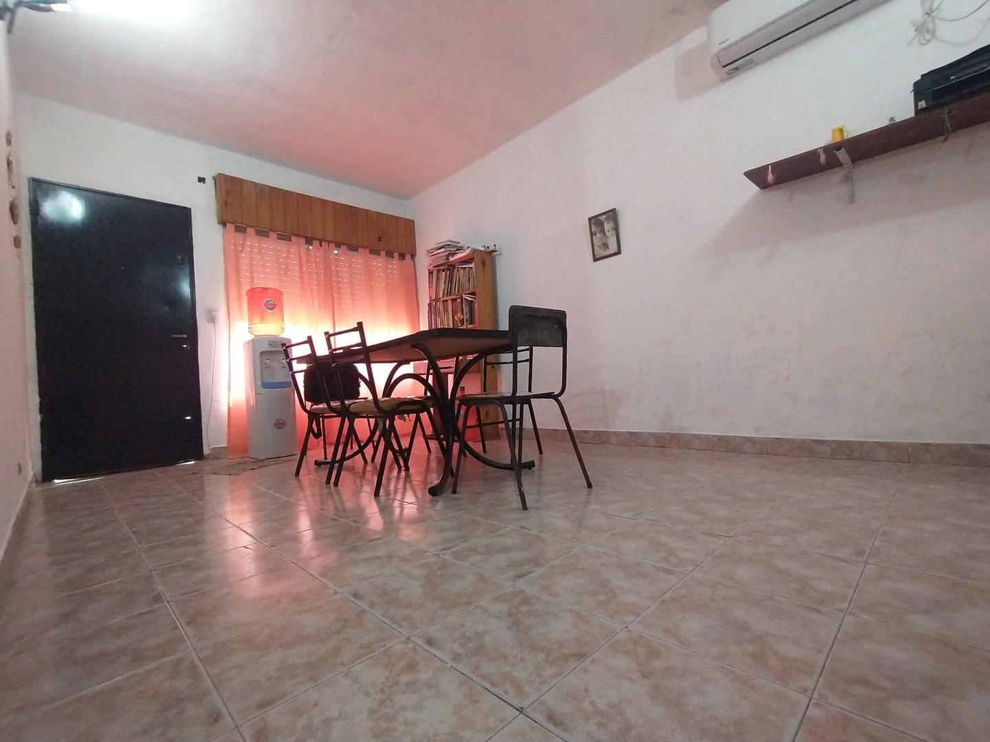 Casa 3 ambientes con 1 baño