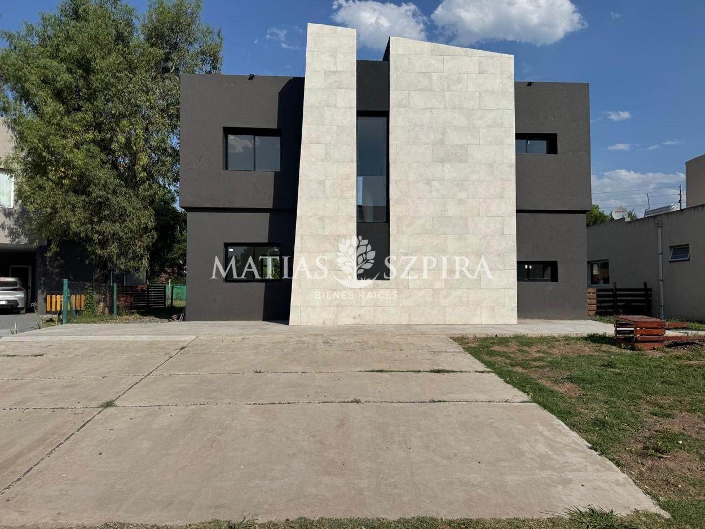 CASA EN VENTA ALVAREZ DEL BOSQUE