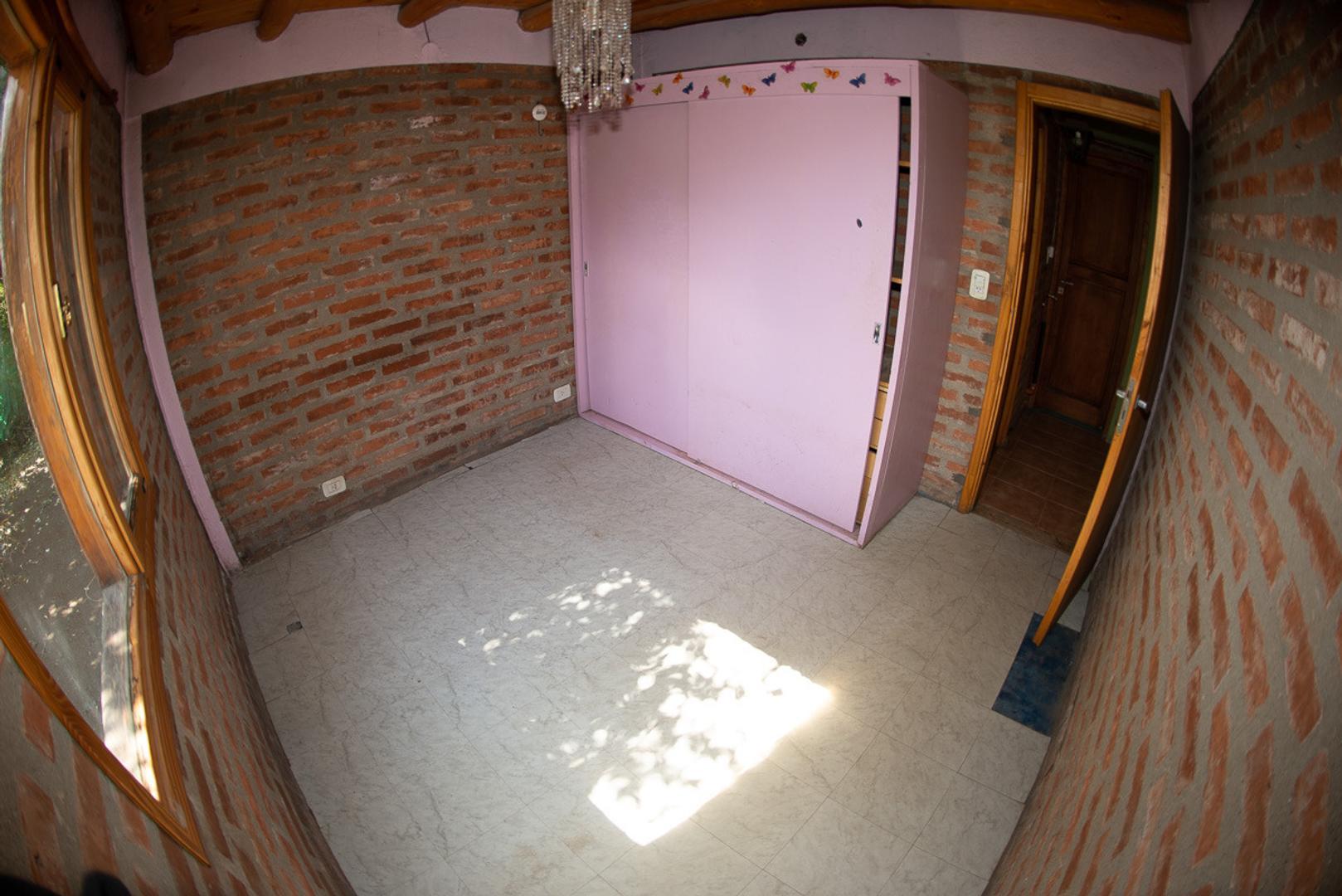 Casa en Alquiler con 1 cochera