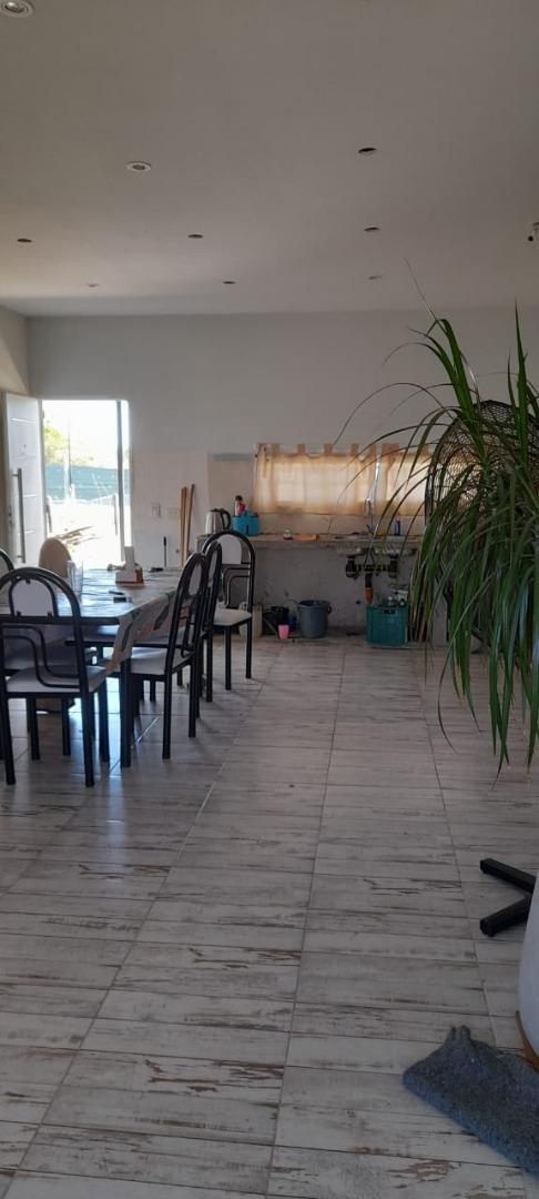 Casa 3 ambientes con 2 baños