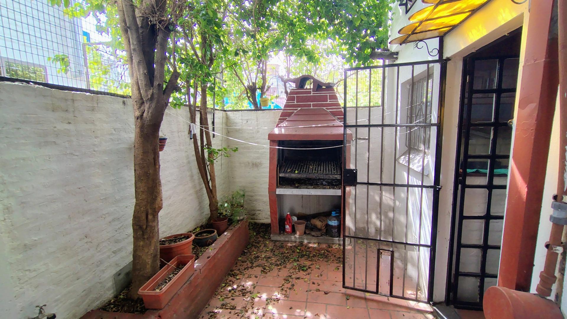 Depto Tipo Casa en Venta con 1 cocheras