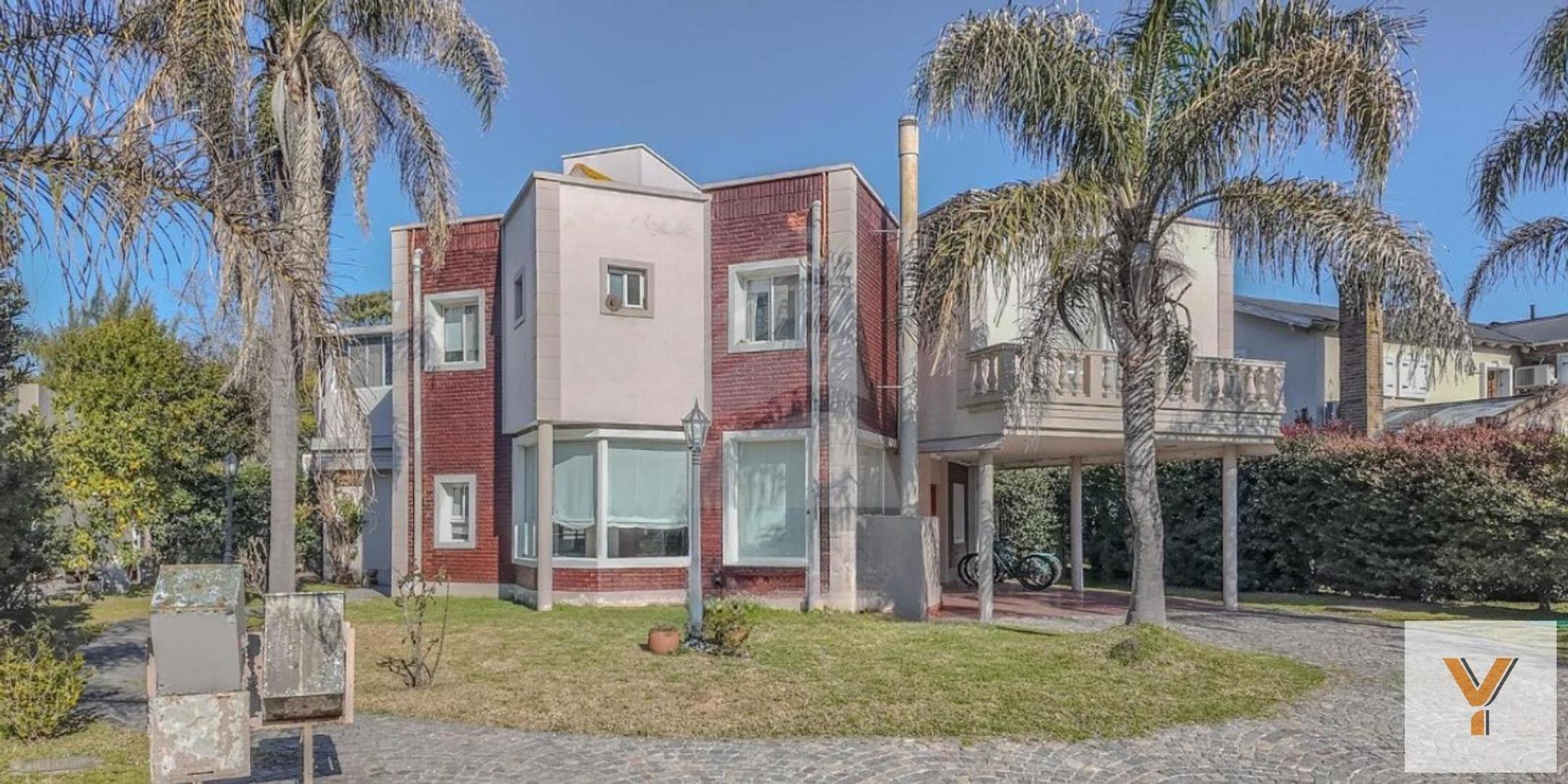 Casa en venta - 6 Dormitorios 5 Baños - Pilar