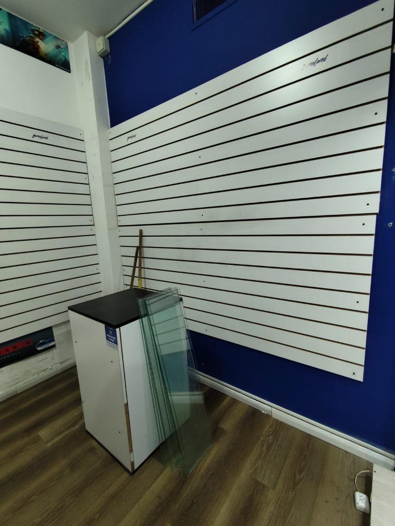 local sub suelo Galeria Naonis