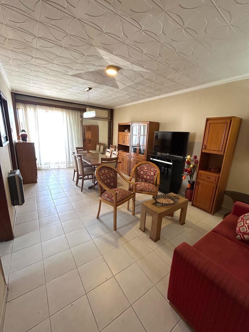 AMOBLADO 3 DORM CON BALCON